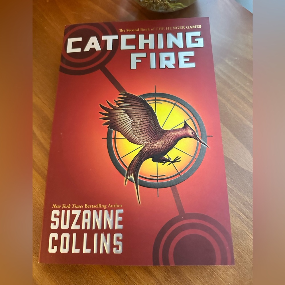 Catching Fire by Suzanne Collins Paperback Book 2 OG Hunger Games Trilogy